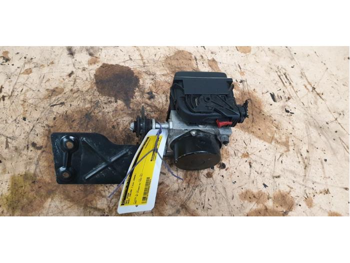 Usagé Pompe ABS Seat Ibiza IV SC (6J1) 1.4 TDI Prix € 100,00 Règlement à la marge proposé par Autodemontage de Zaag