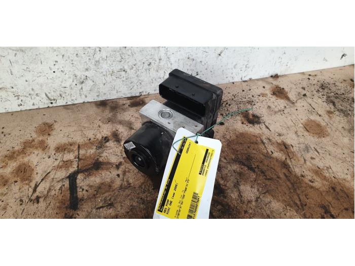 Usagé Pompe ABS BMW Mini (R50/53) 1.6 16V One Prix € 100,00 Règlement à la marge proposé par Autodemontage de Zaag