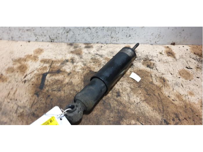 Front shock absorber rod, right from a Hyundai H-1/H-200 2.5 Tdi 2007