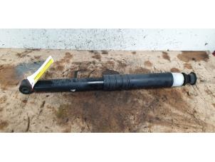 Used Rear shock absorber, left Renault Clio IV (5R) 0.9 Energy TCE 90 12V Price € 30,00 Margin scheme offered by Autodemontage de Zaag