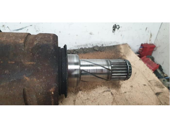 Front drive shaft, right from a Vauxhall Meriva Mk.I 1.6 16V Twin Port 2010