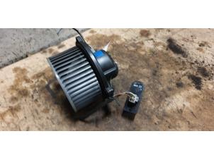 Used Heating and ventilation fan motor Mitsubishi Space Star (DG) 1.6 16V Price € 35,00 Margin scheme offered by Autodemontage de Zaag