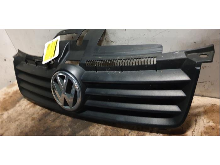 Grille from a Volkswagen Polo IV (9N1/2/3) 1.2 12V 2003