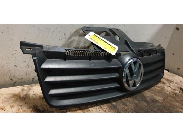 Grille from a Volkswagen Polo IV (9N1/2/3) 1.2 12V 2003