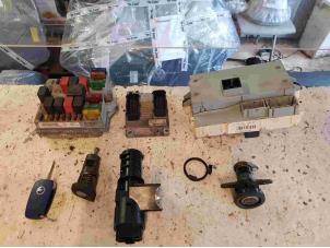 Used Set of locks Fiat Stilo (192A/B) 1.2 16V 3-Drs. Price € 70,00 Margin scheme offered by Autodemontage de Zaag