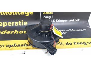 Used Heating and ventilation fan motor Volkswagen Polo IV (9N1/2/3) 1.4 16V 75 Price € 40,00 Margin scheme offered by Autodemontage de Zaag
