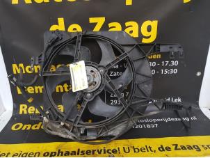 Usados Ventilador de radiador Opel Vivaro 2.0 CDTI Precio € 35,00 Norma de margen ofrecido por Autodemontage de Zaag