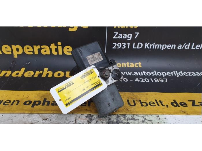 Begagnade ABS-pump Toyota Avensis (T25/B1D) 2.2 D-4D 16V Pris € 100,00 Marginaltabell erbjuds av Autodemontage de Zaag