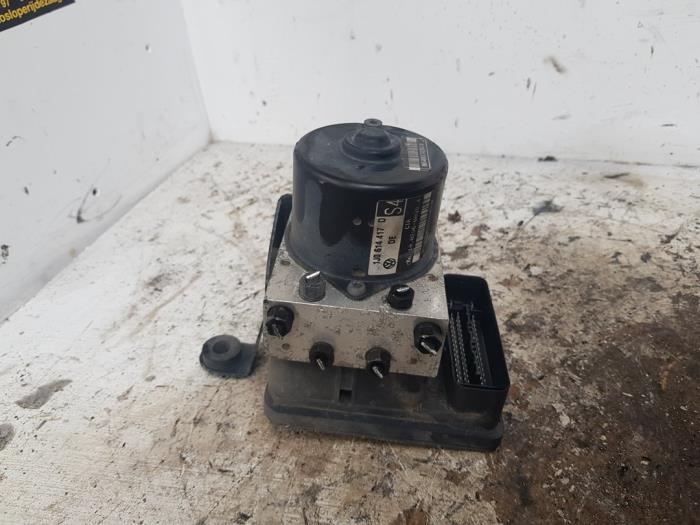 Used ABS pump Seat Leon (1M1) 1.8 20V Price € 100,00 Margin scheme offered by Autodemontage de Zaag