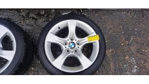 Usagé Jeu de jantes sport + pneus BMW 3 serie (E90) 318d 16V Prix € 250,00 Règlement à la marge proposé par Autodemontage de Zaag