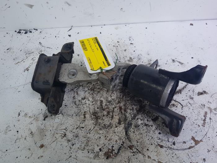 Usagé Support moteur Ford Fiesta 6 (JA8) 1.4 TDCi Prix € 50,00 Règlement à la marge proposé par Autodemontage de Zaag