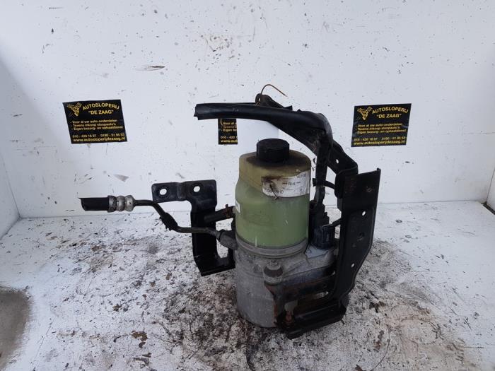 Used Power steering pump Ford Kuga I 2.0 TDCi 16V 4x4 Price € 150,00 Margin scheme offered by Autodemontage de Zaag
