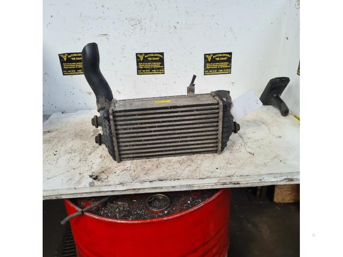 Usagé Intercooler Kia Cee'd Sportswagon Van 1.6 CRDi 16V VGT Prix € 50,00 Règlement à la marge proposé par Autodemontage de Zaag