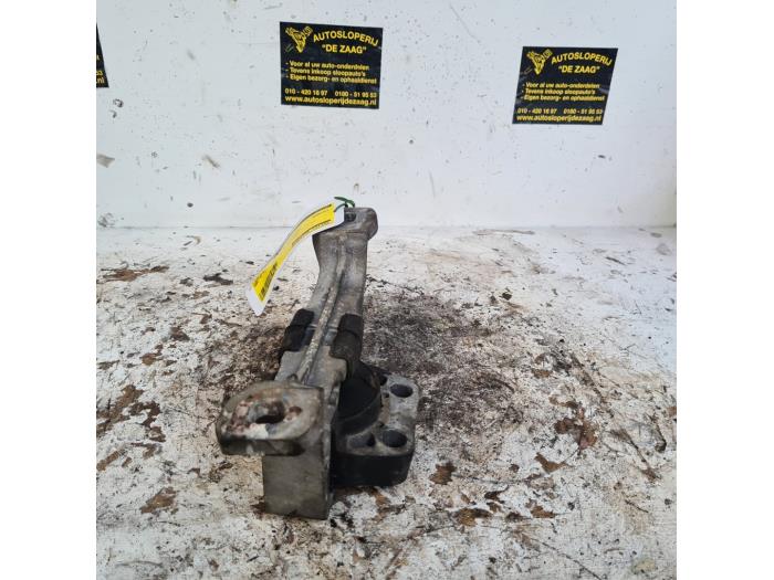 Used Engine mount Ford Focus 2 1.6 16V Price € 50,00 Margin scheme offered by Autodemontage de Zaag
