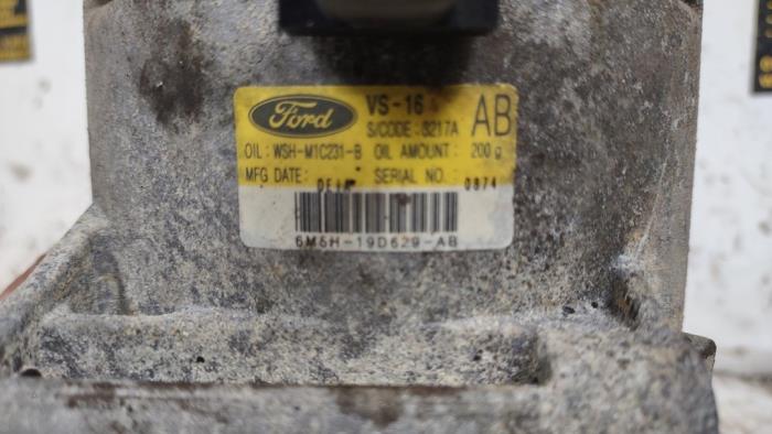 Bomba de aire acondicionado de un Ford C-Max (DM2) 1.8 16V 2009