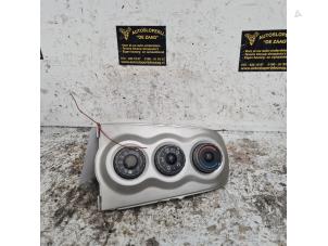 Used Heater control panel Toyota Yaris II (P9) 1.3 16V VVT-i Price € 50,00 Margin scheme offered by Autodemontage de Zaag