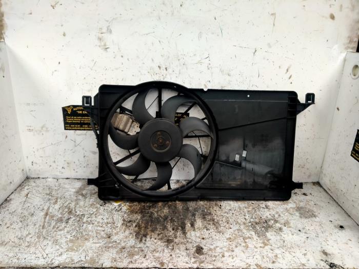 Radiator fan from a Ford Focus C-Max 2.0 16V 2006