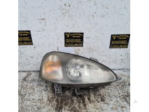 Used Headlight, right Chevrolet Tacuma 1.6 16V Price € 30,00 Margin scheme offered by Autodemontage de Zaag