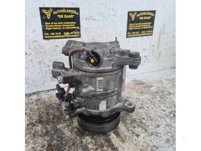 Air conditioning pump from a BMW X1 (E84) xDrive 20d 2.0 16V 2014