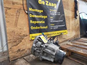 Used Gearbox Renault Clio III (BR/CR) 1.2 16V 75 Price € 250,00 Margin scheme offered by Autodemontage de Zaag