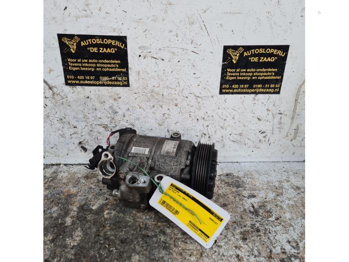 Usagé Pompe clim Volkswagen Polo IV (9N1/2/3) 1.4 16V Prix € 65,00 Règlement à la marge proposé par Autodemontage de Zaag