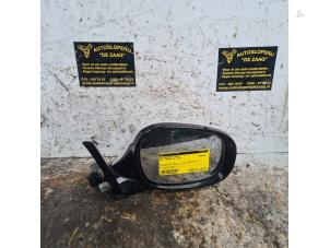 Used Wing mirror, right BMW 1 serie (E82) 120d 16V Price € 45,00 Margin scheme offered by Autodemontage de Zaag