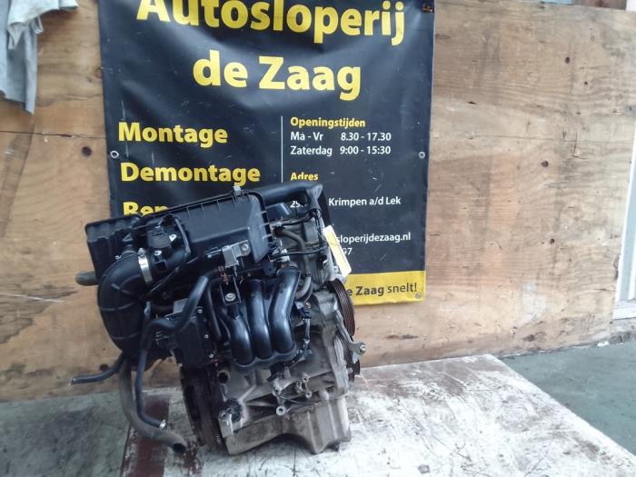 Engine from a Nissan Pixo (D31S) 1.0 12V 2012