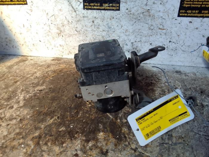 Gebrauchte ABS Pumpe Ford Fiesta 6 (JA8) 1.25 16V Preis € 100,00 Margenregelung angeboten von Autodemontage de Zaag