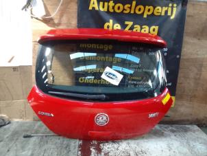 Używane Tylna klapa Opel Corsa III 1.6 16V VXR Turbo Cena € 90,00 Procedura marży oferowane przez Autodemontage de Zaag