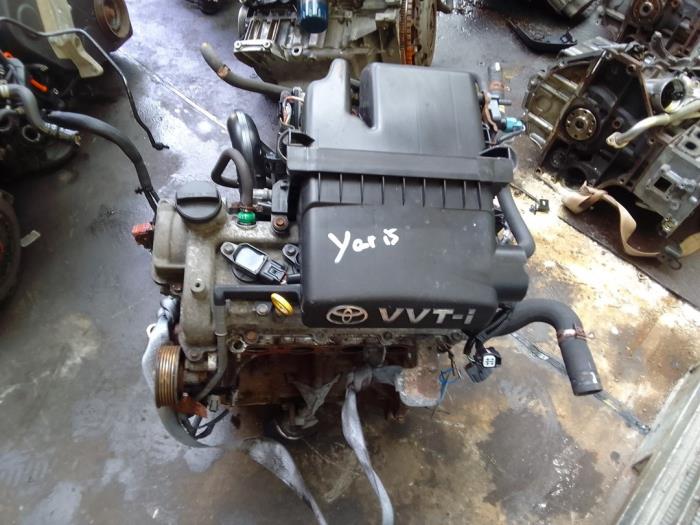 Motor from a Toyota Yaris II (P9) 1.3 16V VVT-i 2007