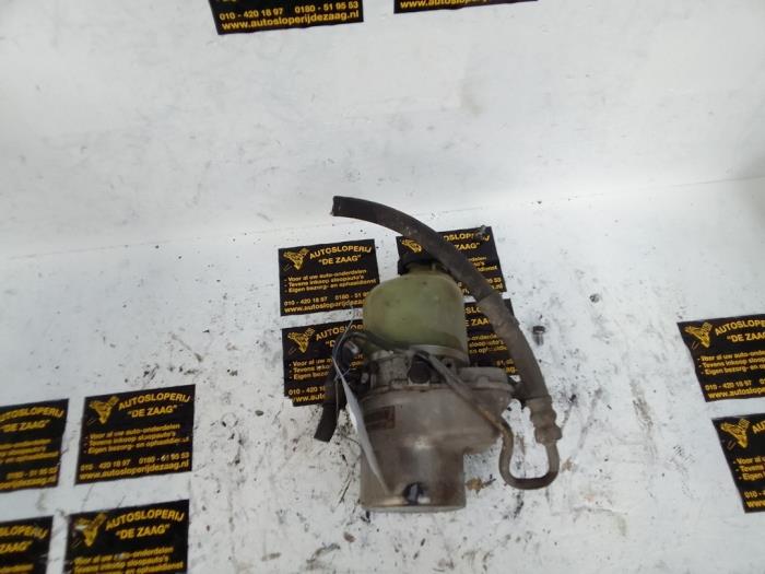Opel Zafira B Power steering pumps stock