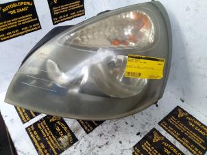 Used Headlight, right Renault Clio II Societe (SB) 1.5 dCi 100 Price € 25,00 Margin scheme offered by Autodemontage de Zaag