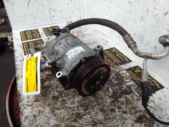 Air conditioning pump from a Audi A3 Sportback Quattro (8PA) 2.0 TDI 16V 170 2008