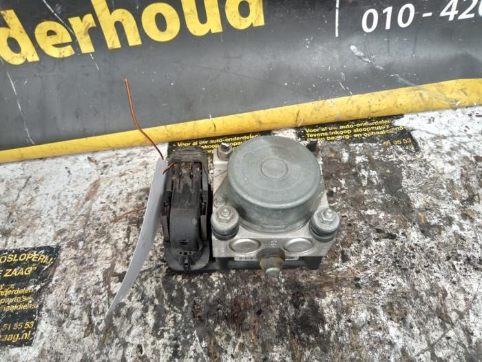 Usagé Pompe ABS Fiat Grande Punto (199) 1.4 Prix € 100,00 Règlement à la marge proposé par Autodemontage de Zaag