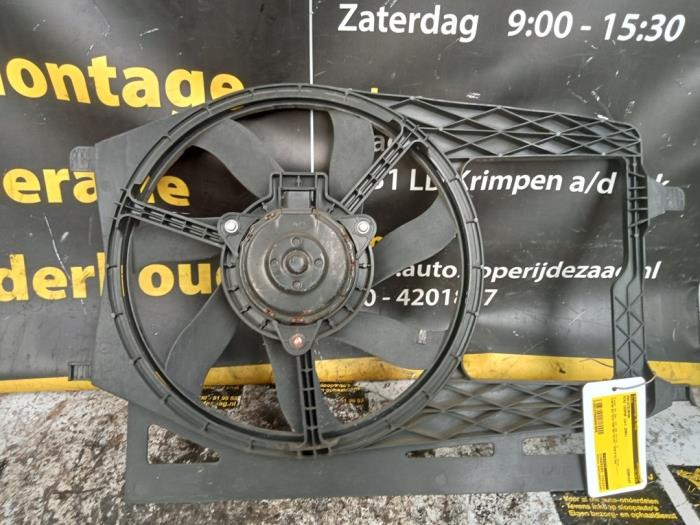 Begagnade Kylarfläkt BMW Mini (R50/53) 1.6 16V Cooper Pris € 30,00 Marginaltabell erbjuds av Autodemontage de Zaag
