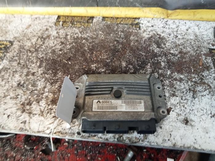 Used Engine management computer Renault Clio III (BR/CR) 1.6 16V Price € 100,00 Margin scheme offered by Autodemontage de Zaag