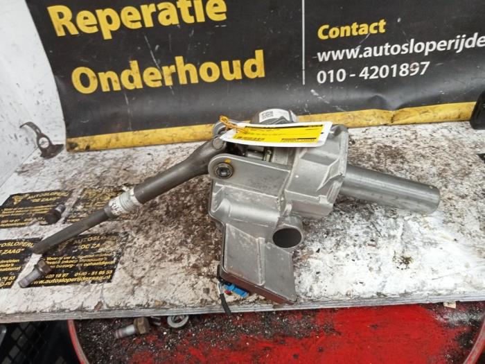 Usagé Pompe de direction Opel Adam 1.2 16V Prix € 100,00 Règlement à la marge proposé par Autodemontage de Zaag