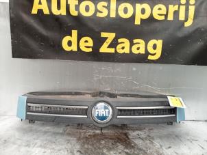 Gebrauchte Grill Fiat Panda (169) 1.2 Fire Preis € 15,00 Margenregelung angeboten von Autodemontage de Zaag