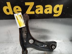 Używane Wahacz zawieszenia lewy przód Seat Ibiza IV SC (6J1) 1.2 12V Cena € 30,00 Procedura marży oferowane przez Autodemontage de Zaag