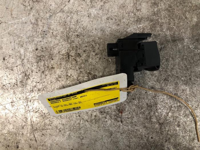 Gebrauchte Handbremse Schalter Renault Scénic III (JZ) 1.4 16V TCe 130 Preis € 20,00 Margenregelung angeboten von Autodemontage de Zaag