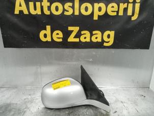 Używane Lusterko zewnetrzne prawe Suzuki Swift (ZA/ZC/ZD1/2/3/9) 1.3 VVT 16V Cena na żądanie oferowane przez Autodemontage de Zaag