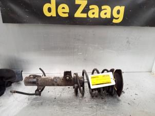 Usagé Barre amortisseur avant droit Mini Mini (R56) 1.6 Cooper D 16V Prix € 35,00 Règlement à la marge proposé par Autodemontage de Zaag