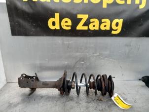 Usagé Barre amortisseur avant droit Toyota Yaris (P1) 1.3 16V VVT-i Prix € 35,00 Règlement à la marge proposé par Autodemontage de Zaag