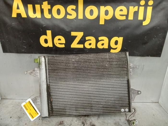 Usagé Radiateur clim Volkswagen Polo IV (9N1/2/3) 1.4 16V Prix € 35,00 Règlement à la marge proposé par Autodemontage de Zaag