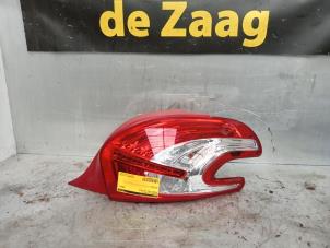Used Taillight, right Peugeot 208 I (CA/CC/CK/CL) 1.4 16V Price € 50,00 Margin scheme offered by Autodemontage de Zaag