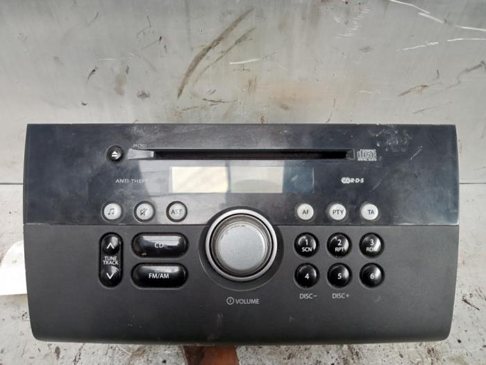 Radio d'un Suzuki Swift (ZA/ZC/ZD1/2/3/9) 1.3 VVT 16V 2006