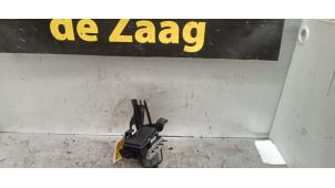 Usados Bomba ABS Opel Meriva 1.6 16V Precio € 70,00 Norma de margen ofrecido por Autodemontage de Zaag