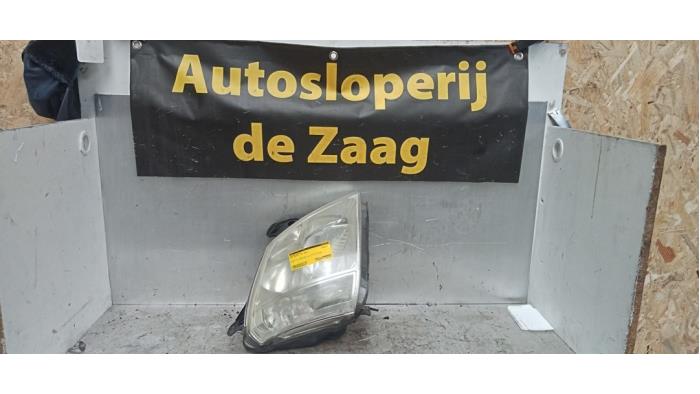 Headlight, right from a Opel Meriva 1.6 16V 2006