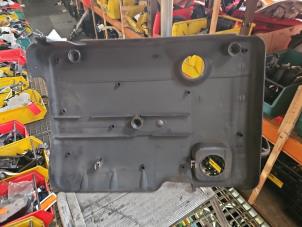 Abdeckblech Motor van een Ford Mondeo III Wagon 1.8 16V 2003