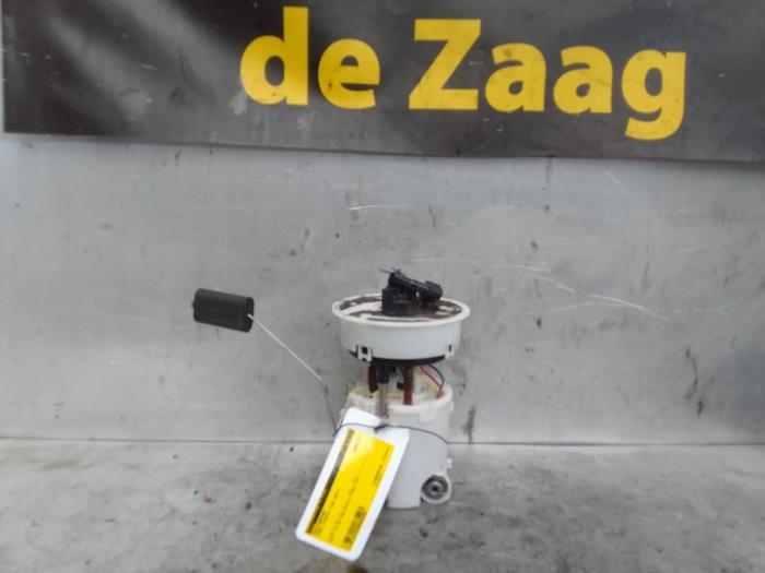 Gebrauchte Benzinpumpe Ford Fiesta 6 (JA8) 1.4 16V Preis € 50,00 Margenregelung angeboten von Autodemontage de Zaag
